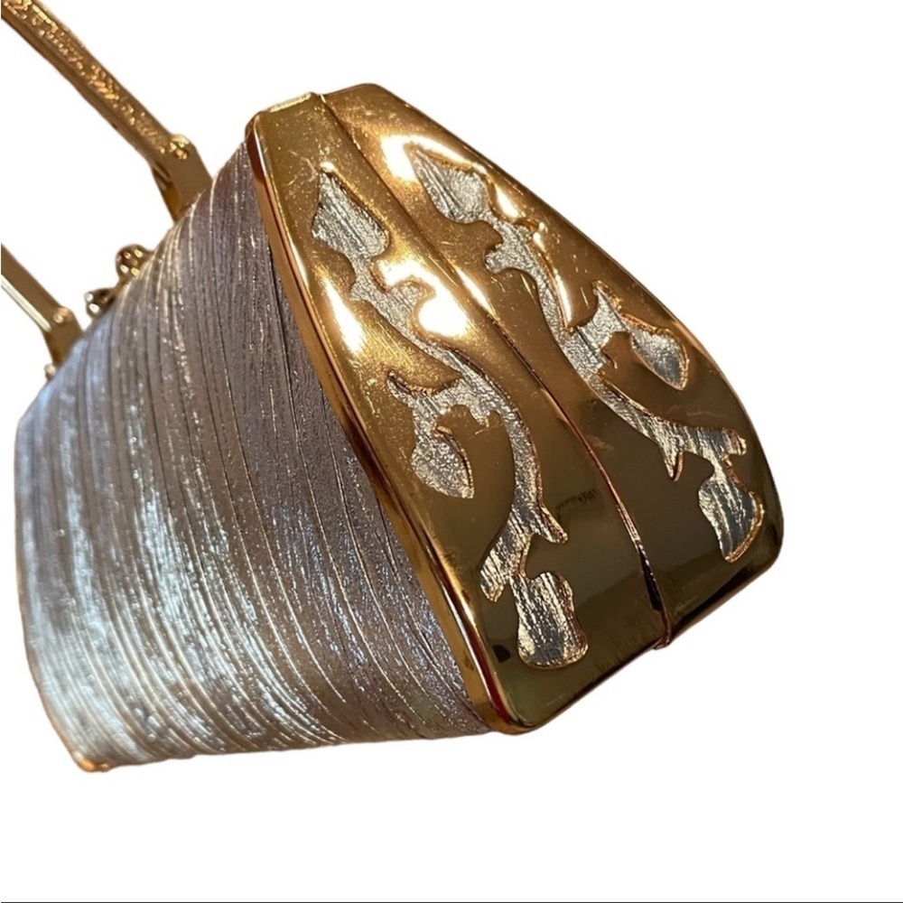 Elegant Gold Evening Clutch Handbag - Picture 5 of 7